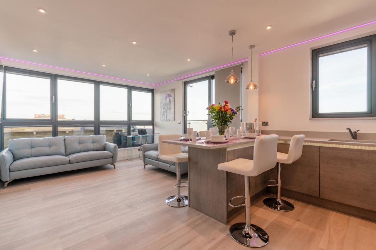 Central Penthouse With Hot Tub & Views 22 Cheltenham Exterior foto